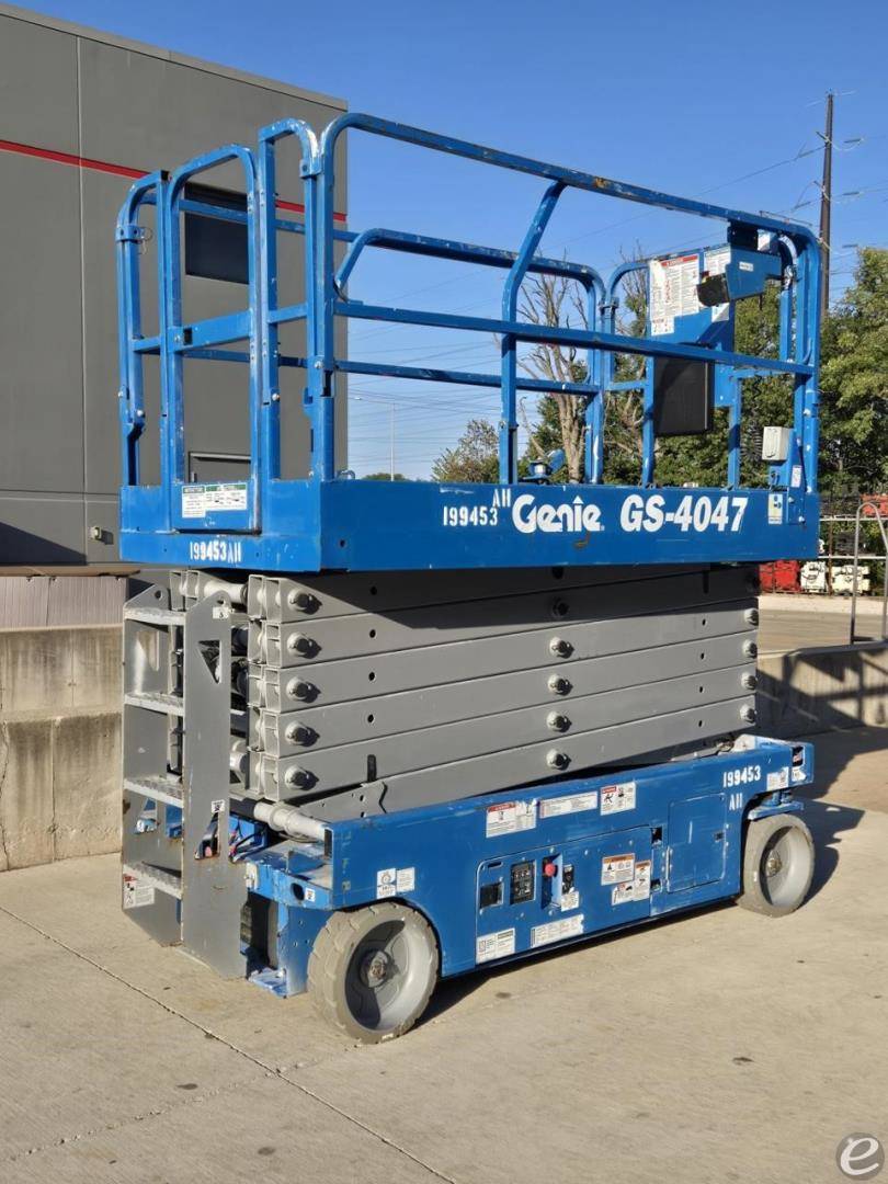 2017 Genie GS4047 Electric Scissor Lift - 123Forklift
