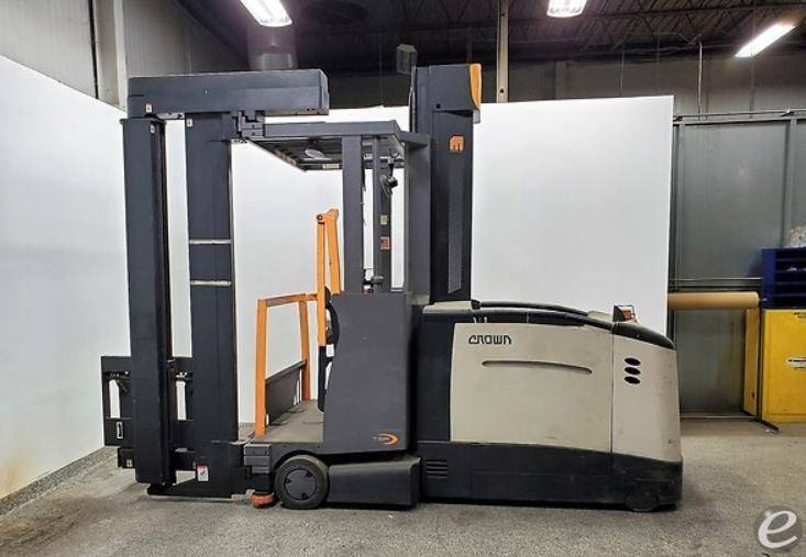 2005 Crown TSP6000-30 Electric Fork...
