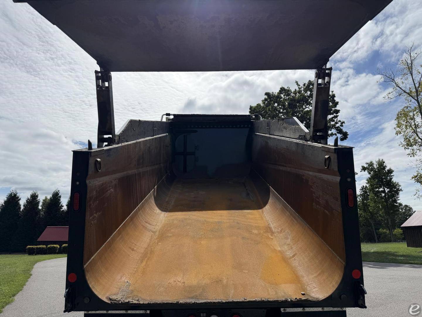 2025 Peterbilt 567