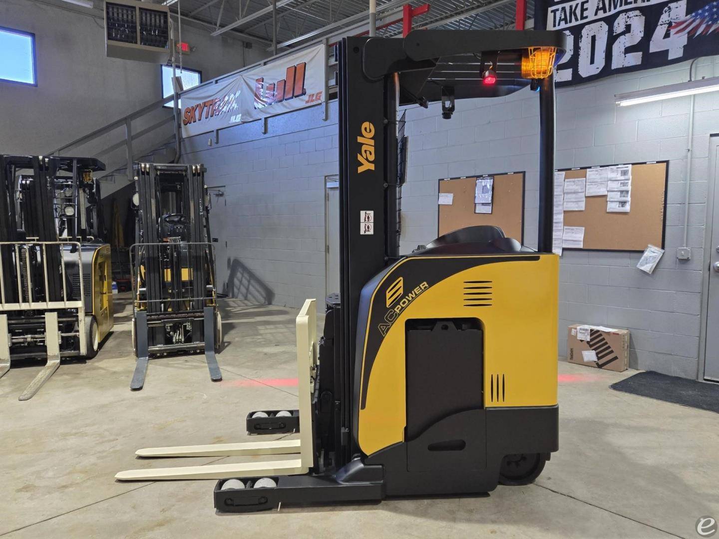 2020 Yale NR045EB Electric Reach Tr...