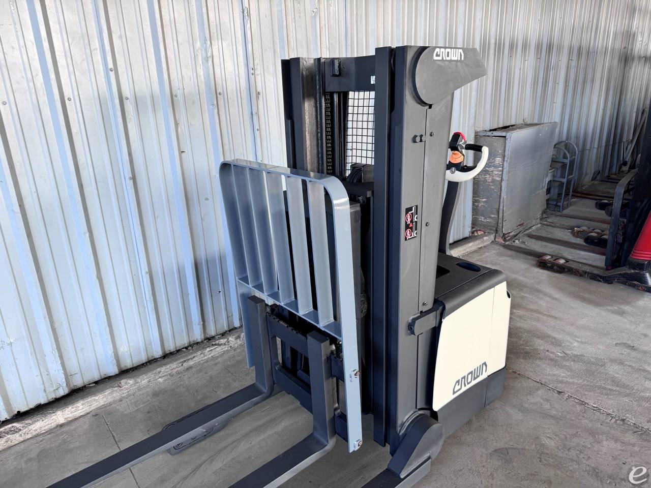 2011 Crown SHR5540-35 Electric Forklift - 123Forklift