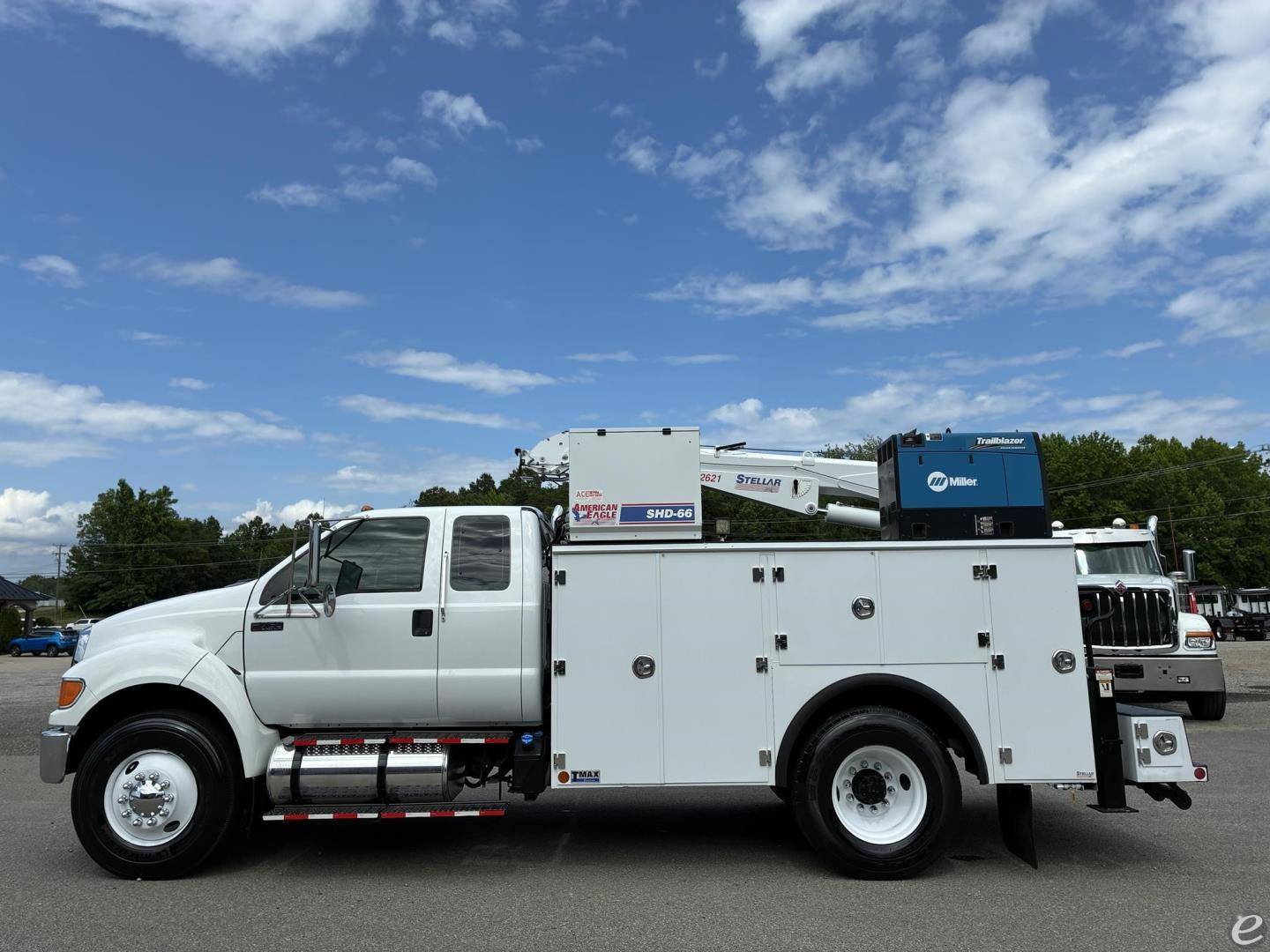 2015 Ford F750 XLT SD