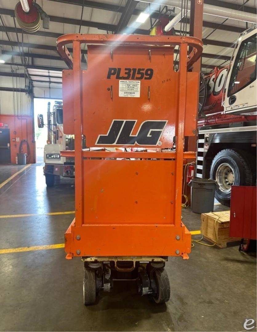 2017 JLG 1930ES