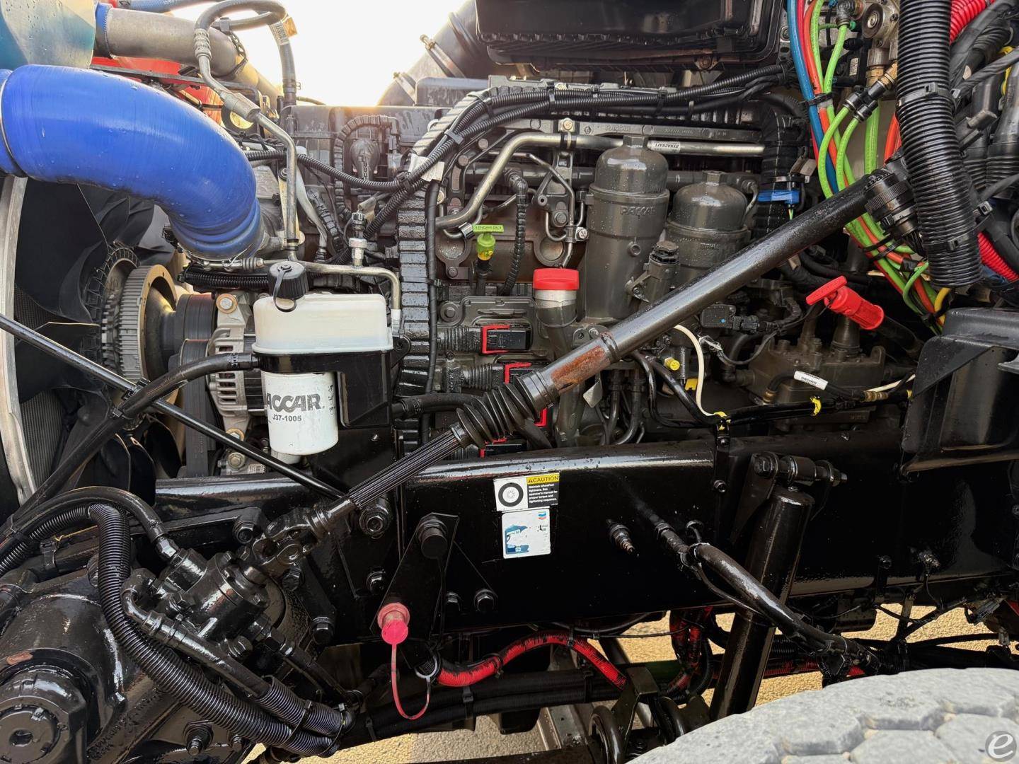 2023 Kenworth T880