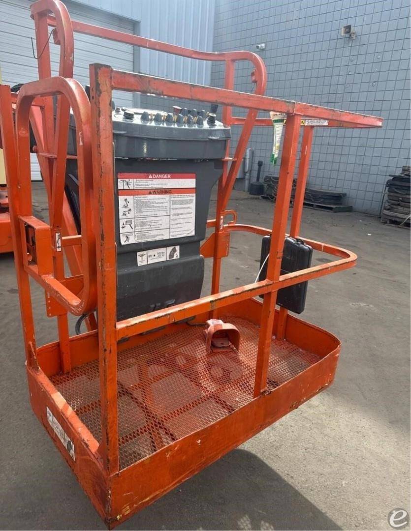 2015 JLG E300AJP