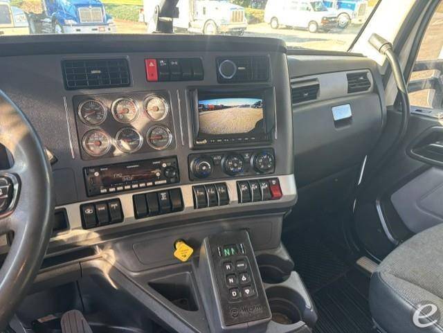 2023 Kenworth T880S