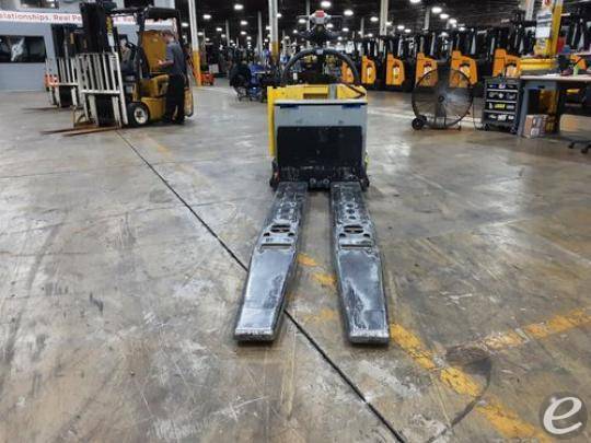 2017 Hyster B80ZHD Electric Forklift - 123Forklift