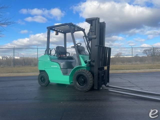 2013 Mitsubishi FG25NGLP