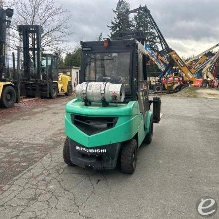 2023 Mitsubishi FG30N