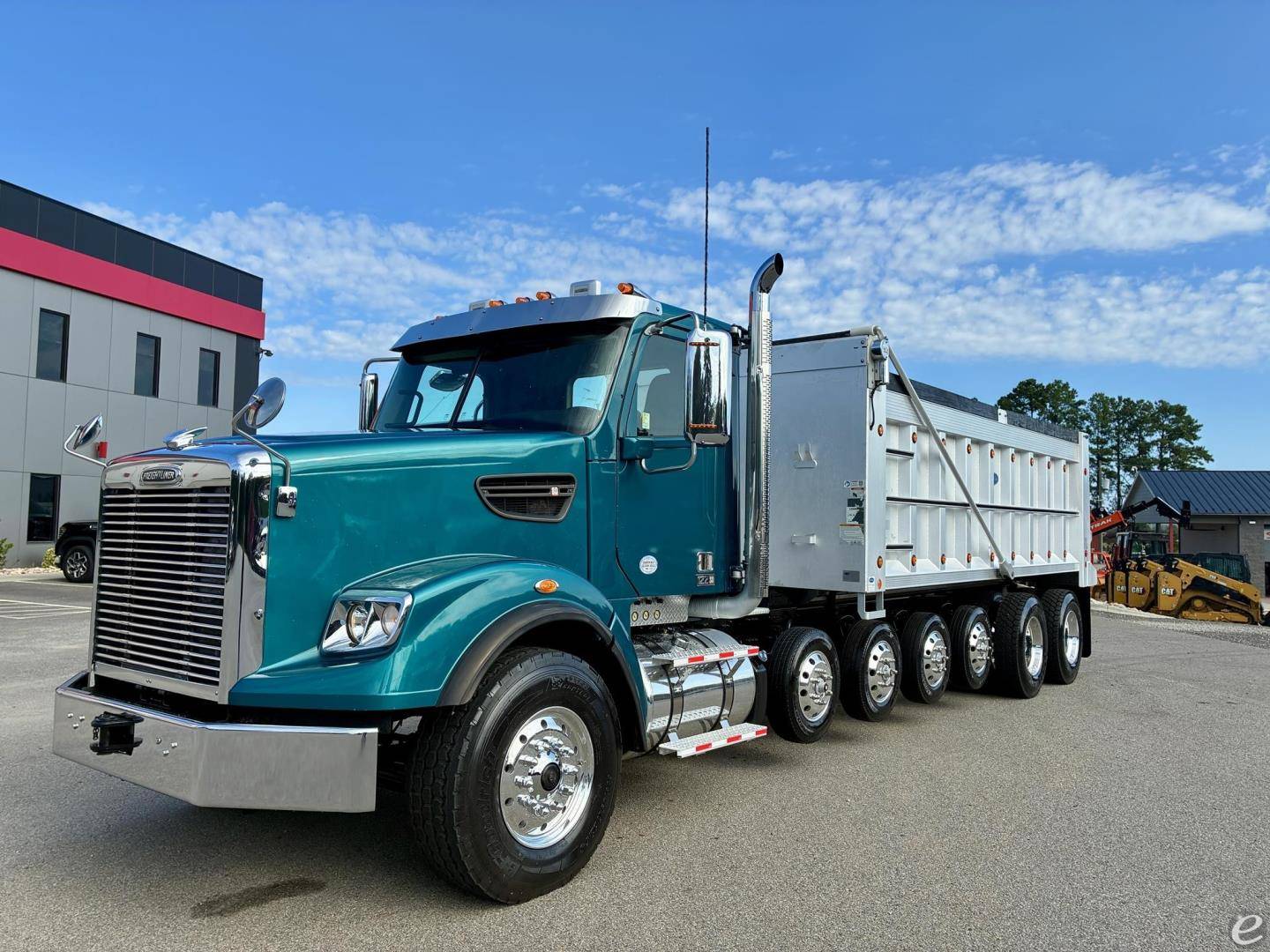 2023 Freightliner 122SD
