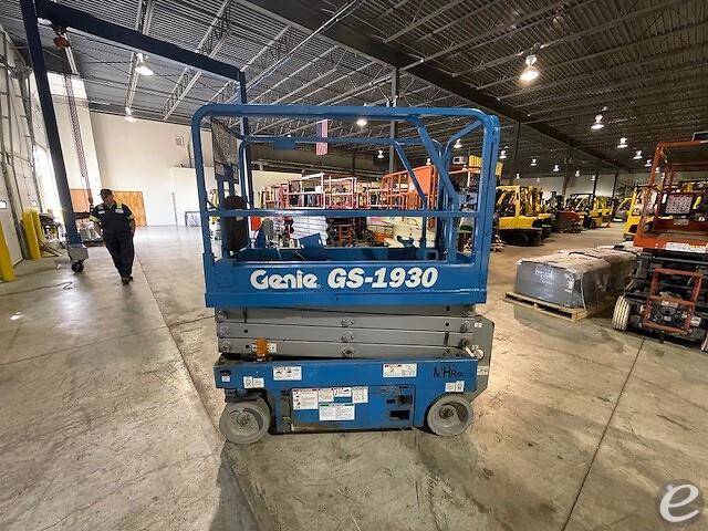 2013 Genie GS-1930 Electric Scissor...