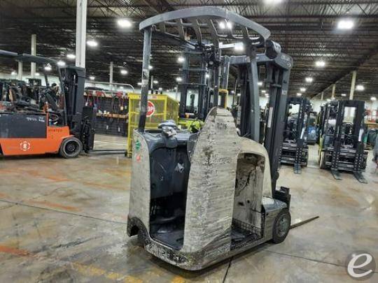 2010 Crown RC5545-40 Electric Forklift - 123Forklift