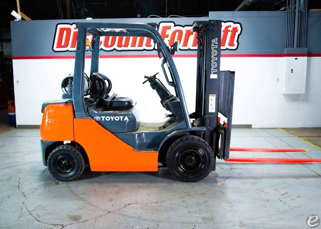 2014 Toyota 8FGU25 LP Gas Forklift