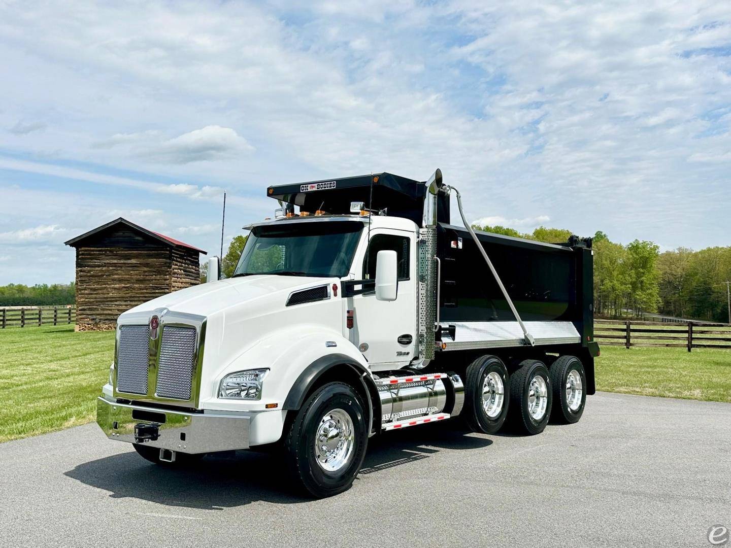 2025 Kenworth T880