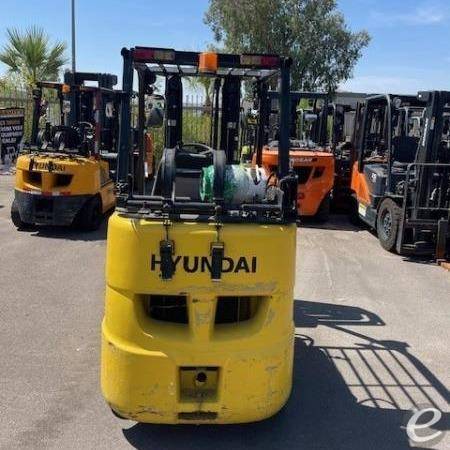 2014 Hyundai 25LC-7A