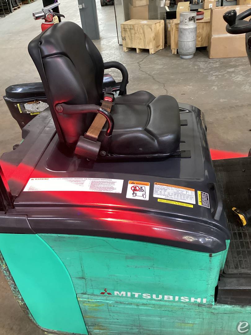 2015 Mitsubishi FB16PNT