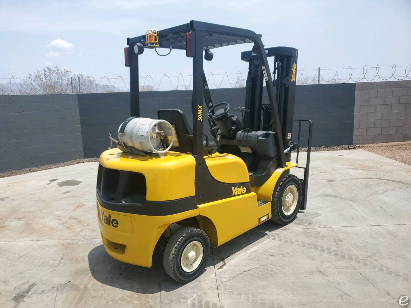 2017 Yale GLP050MX