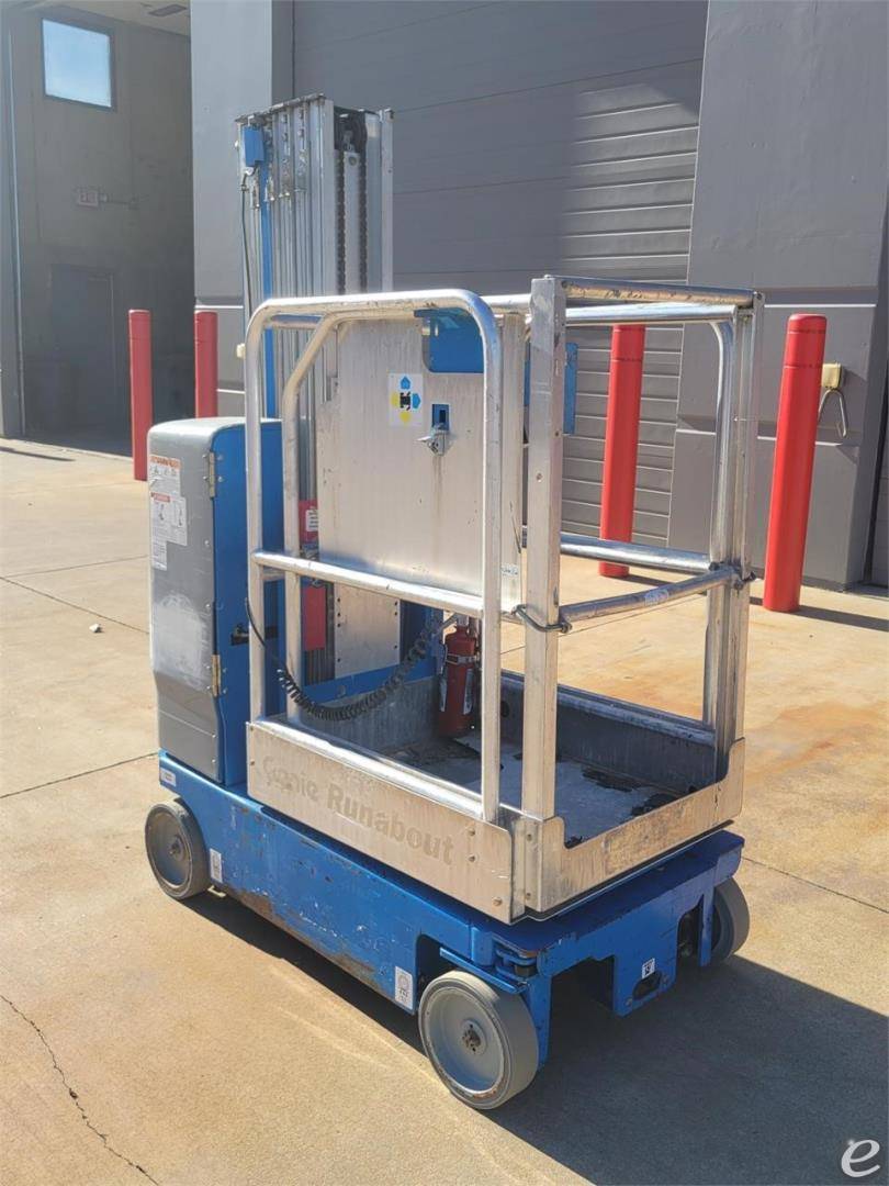 2015 Genie GR20 Electric Scissor Lift - 123Forklift