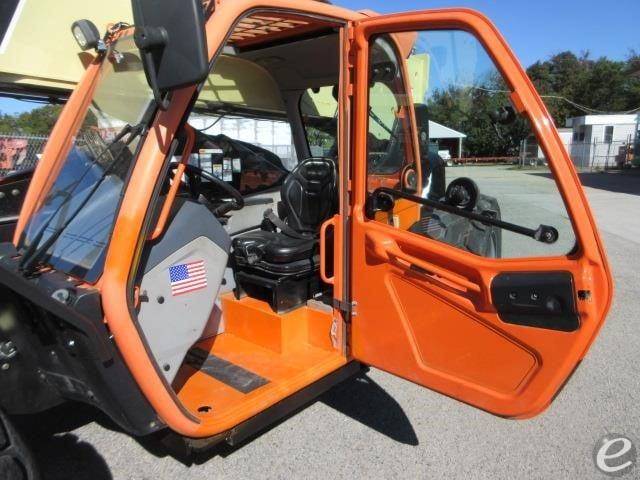 2015 JLG 1255