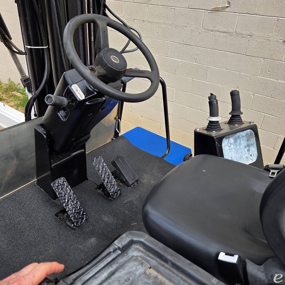 2010 Hoist Liftruck M250