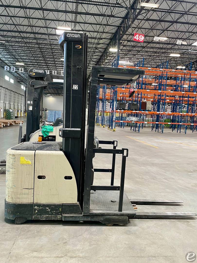 2012 Crown SP3520-30 Electric Order Picker - 123Forklift