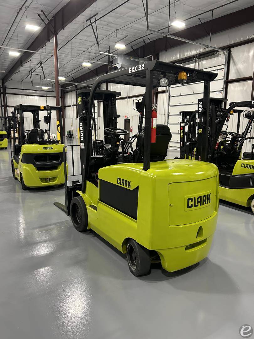 2018 Clark ECX32