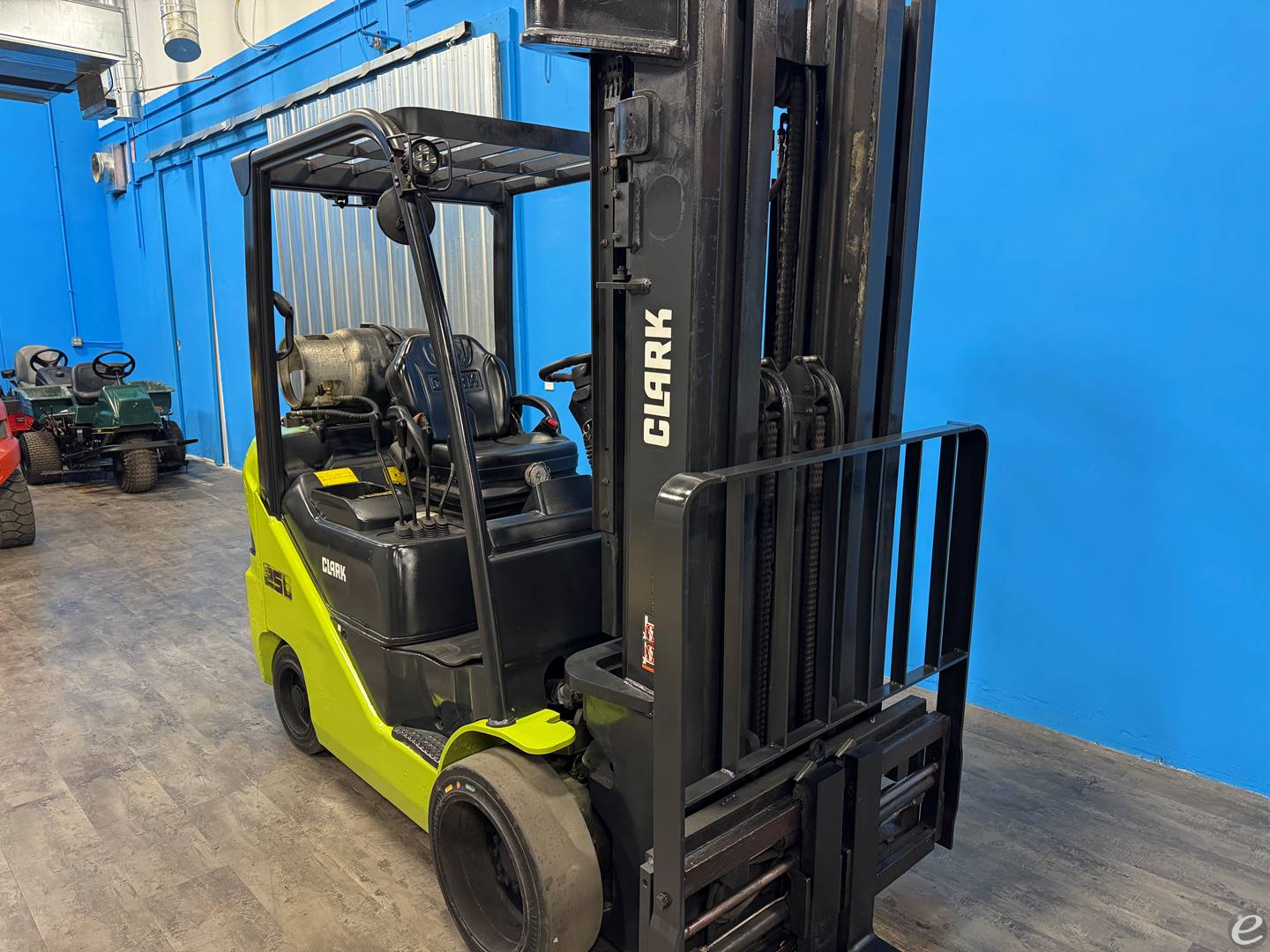 2019 Clark S25CL