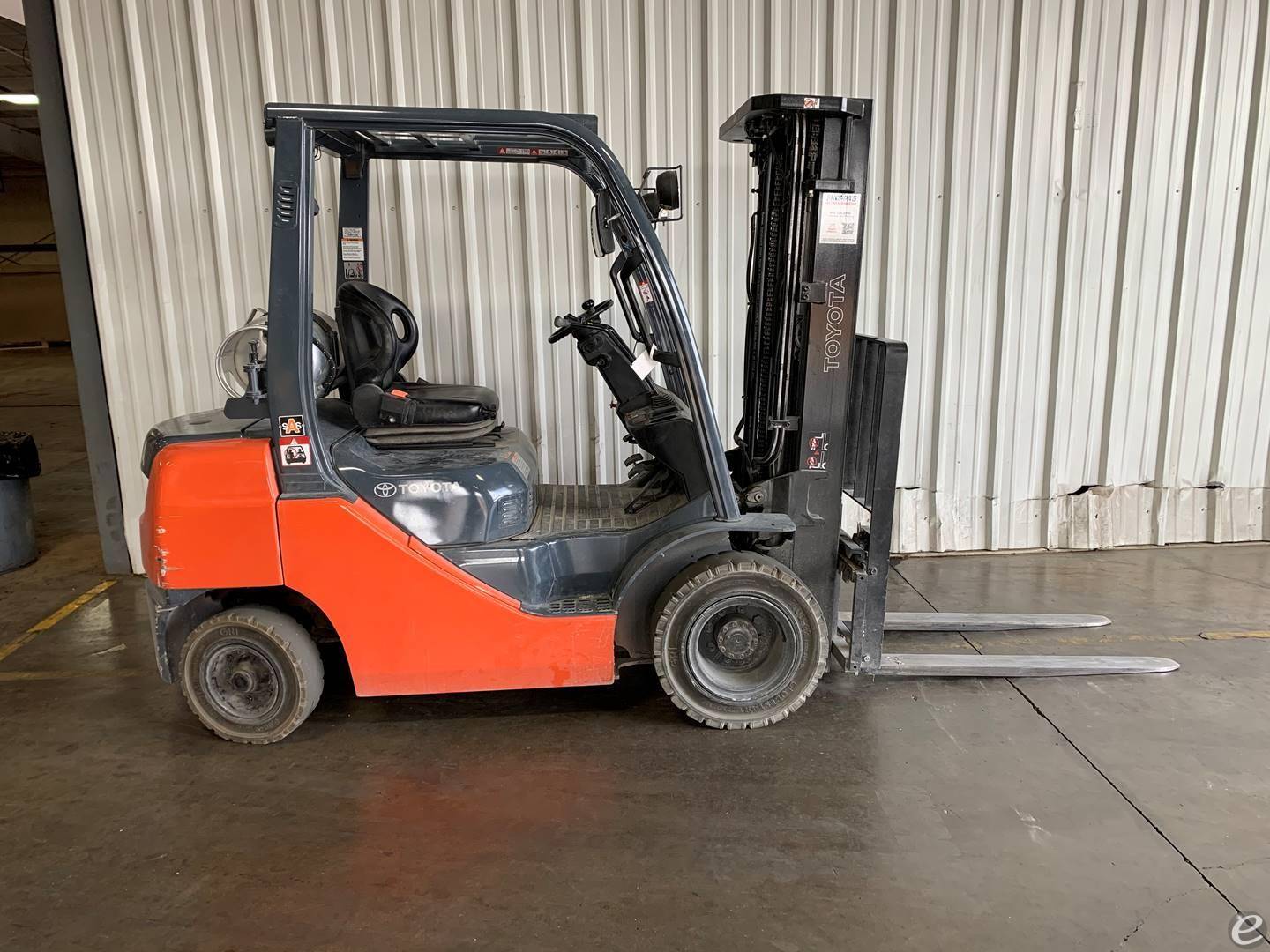 2015 Toyota 8FGU25 LP Gas Forklift