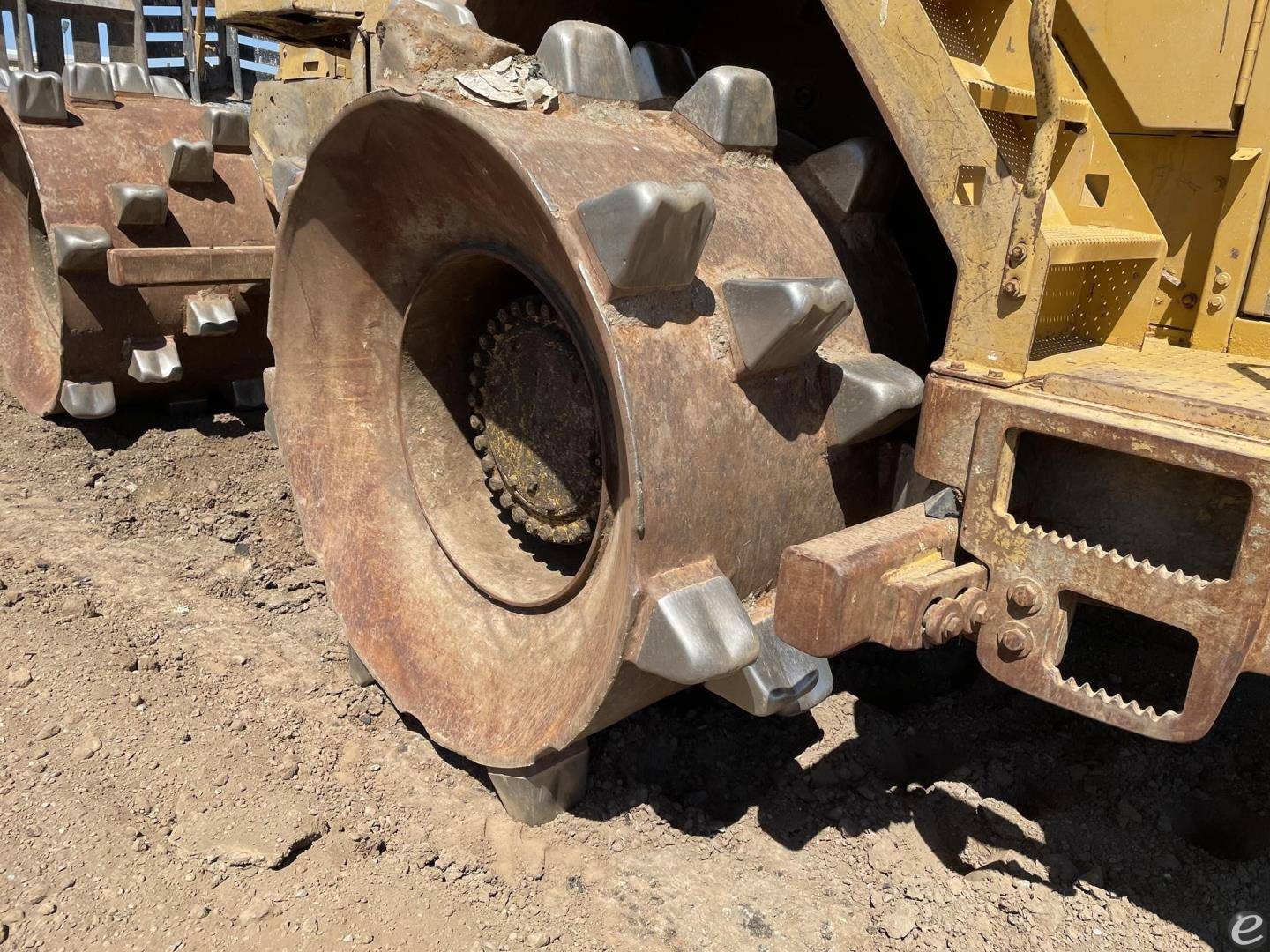 2011 Cat 826H