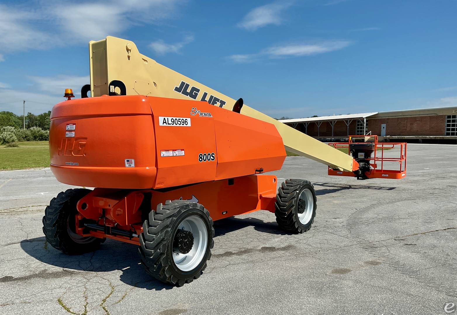 2017 JLG 800S