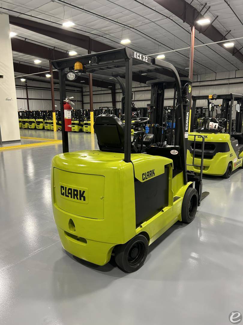 2018 Clark ECX32