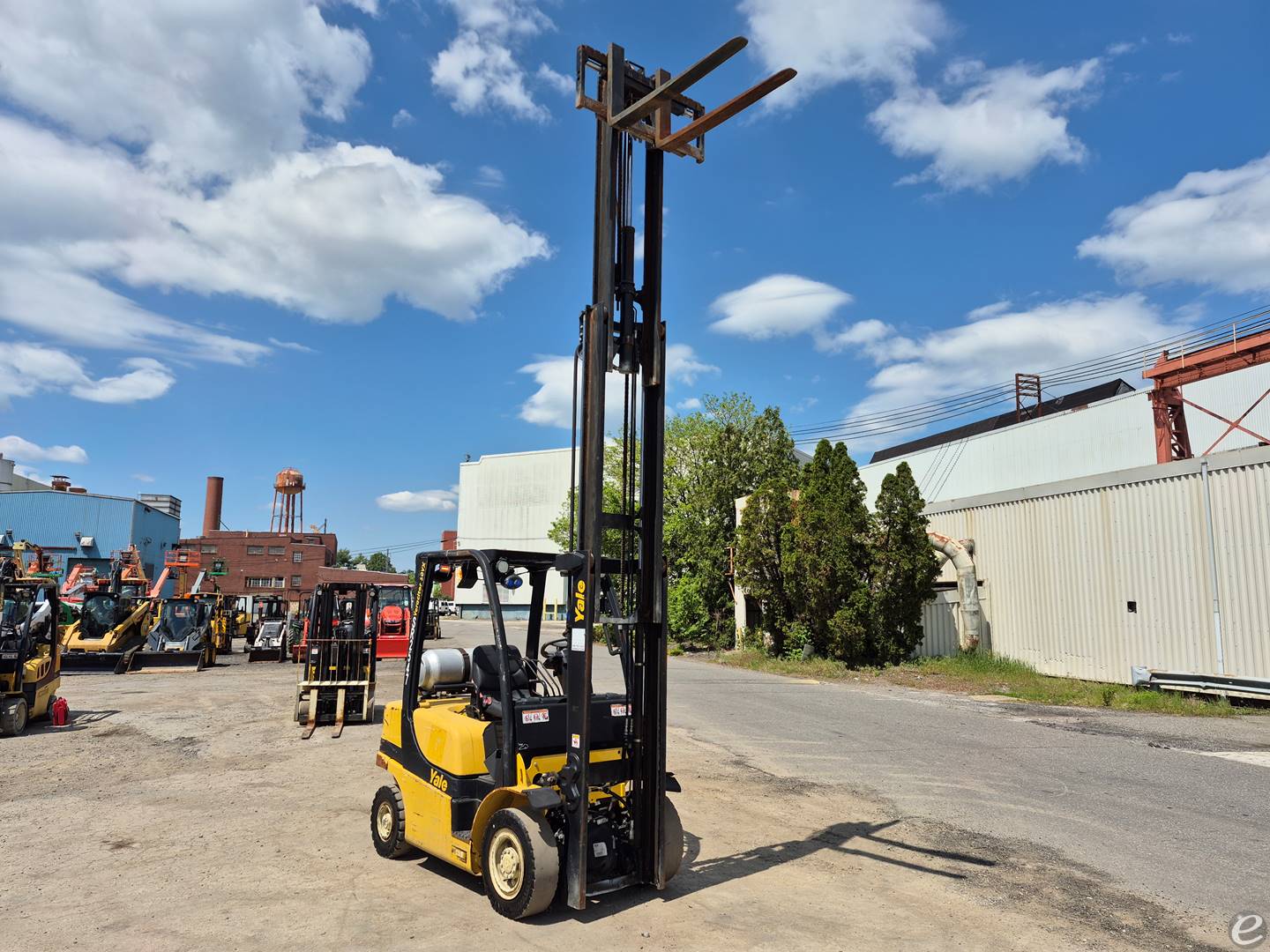 2017 Yale GLP050VX