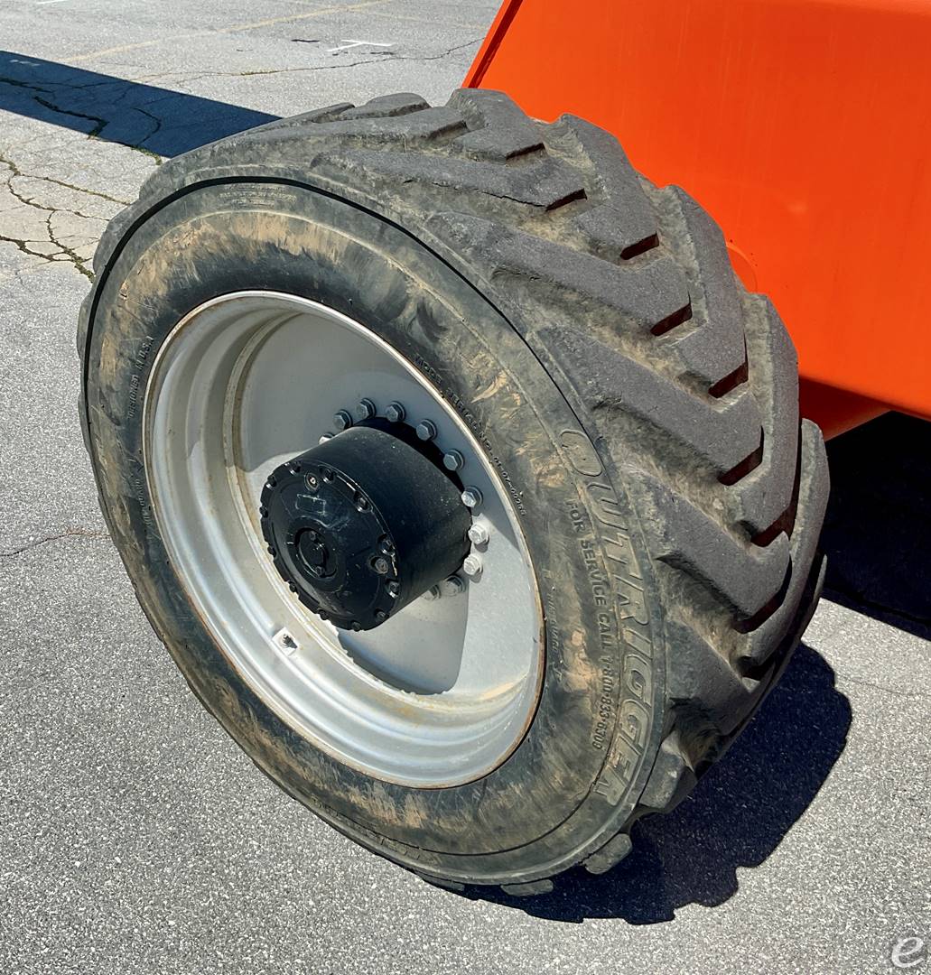 2013 JLG 1350SJP