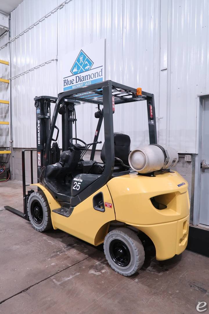 2014 Komatsu FG25T-16 Dual Fuel Forklift - 123Forklift