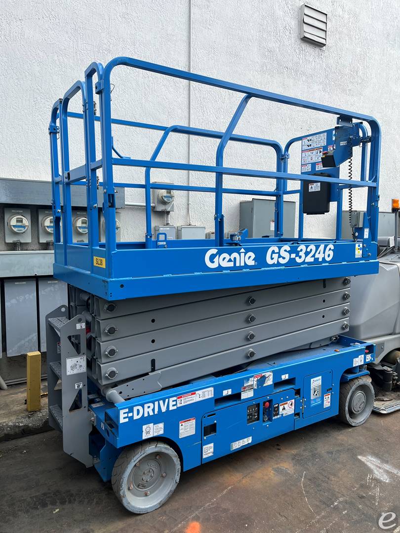 2022 Genie GS3246