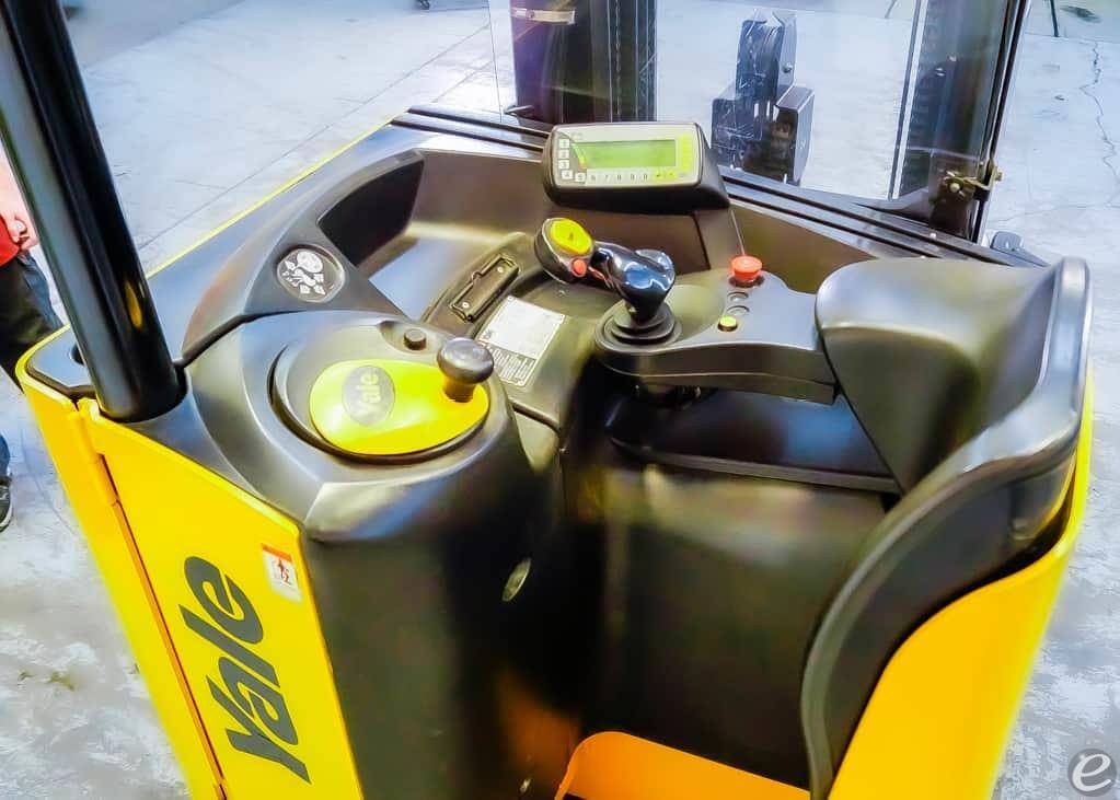 2018 Yale NR045EB