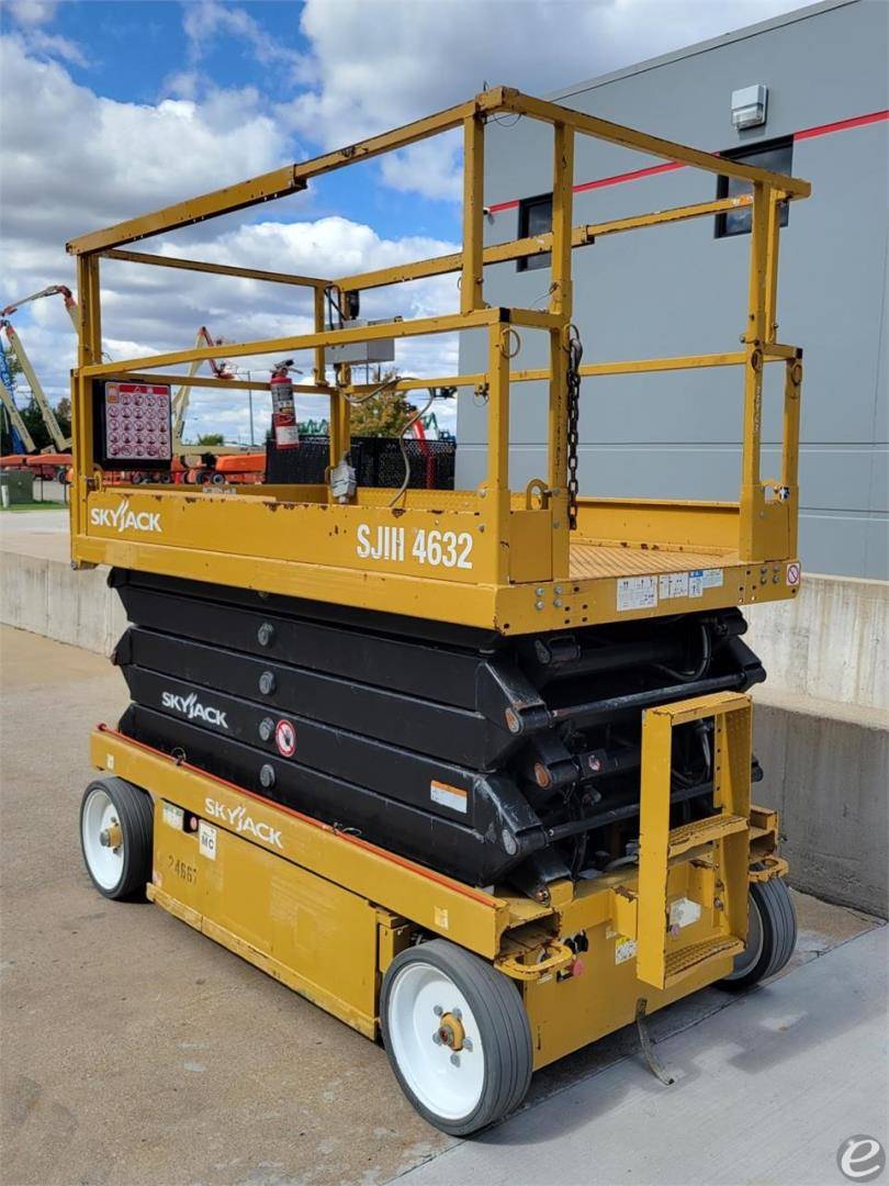2017 Skyjack SJIII4632 Electric Scissor Lift - 123Forklift