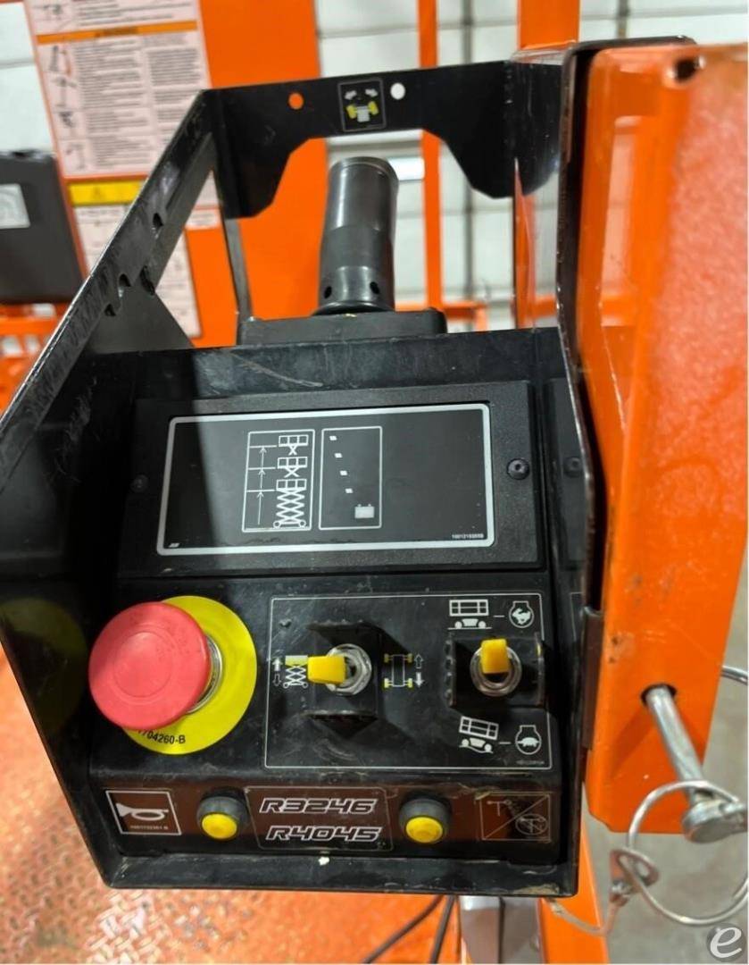 2022 JLG R4045