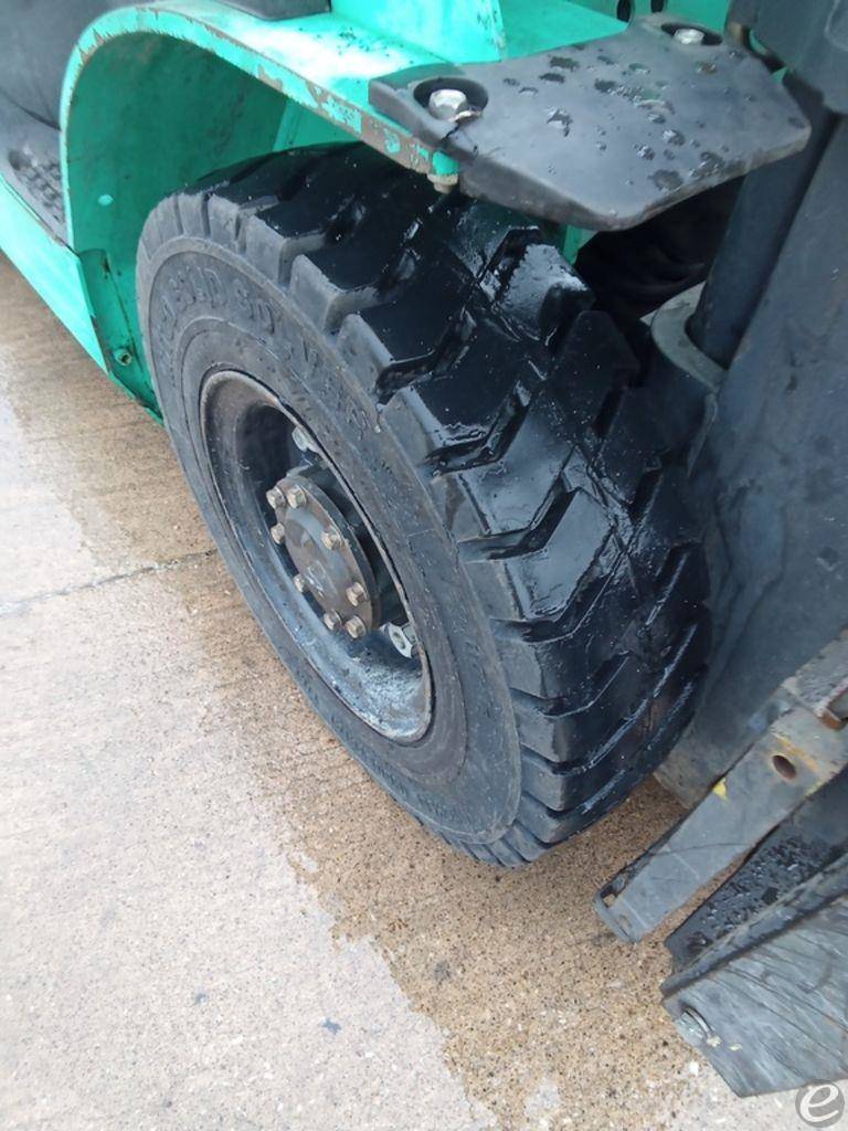 2020 Mitsubishi FG25N