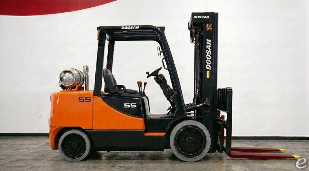 2014 Doosan GC55C-5