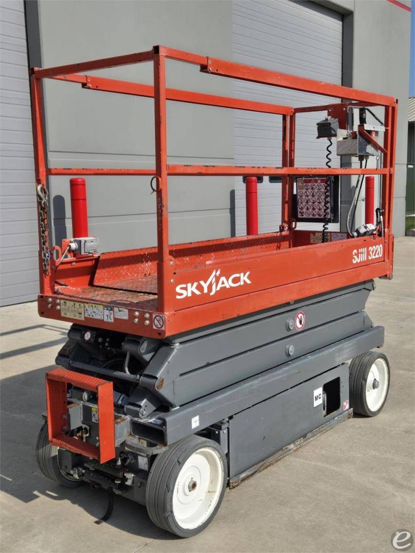 2018 Skyjack SJIII3220 Electric Scissor Lift - 123Forklift