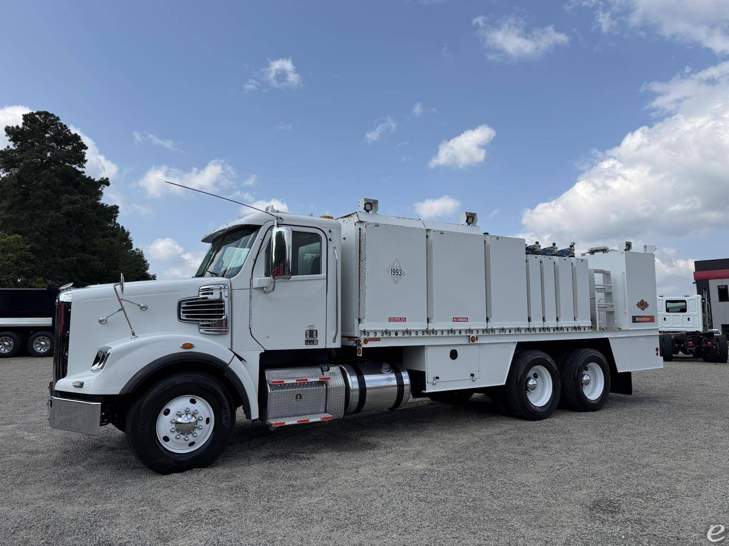 2016 Freightliner 122SD