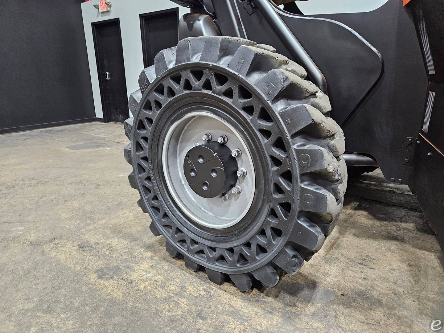 2017 JLG 1255