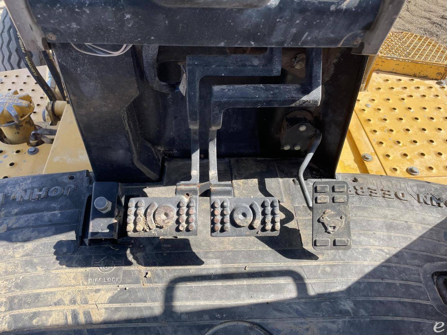 2002 John Deere 710D