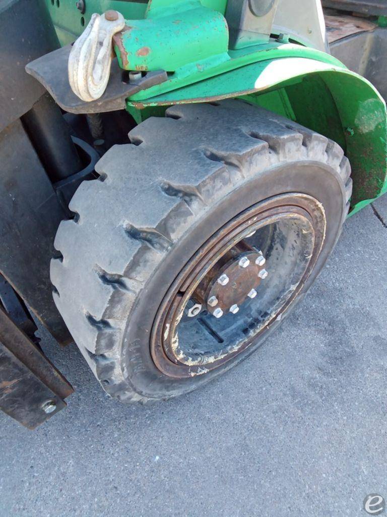 2012 Mitsubishi FG30N