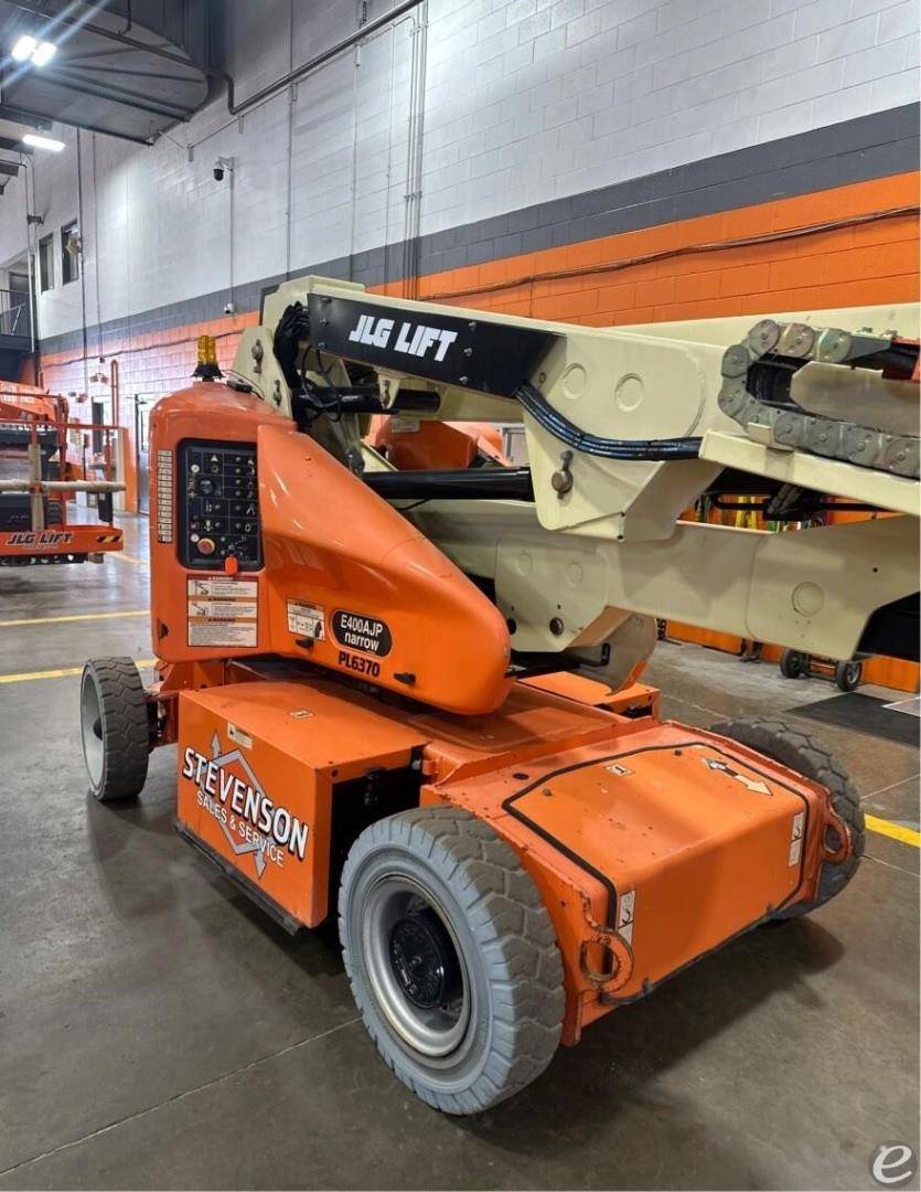 2015 JLG E400AJPN