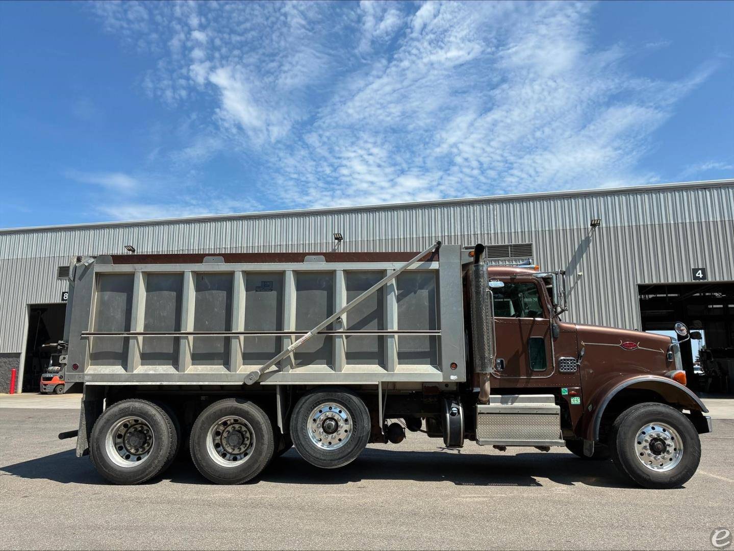 2019 Peterbilt 365
