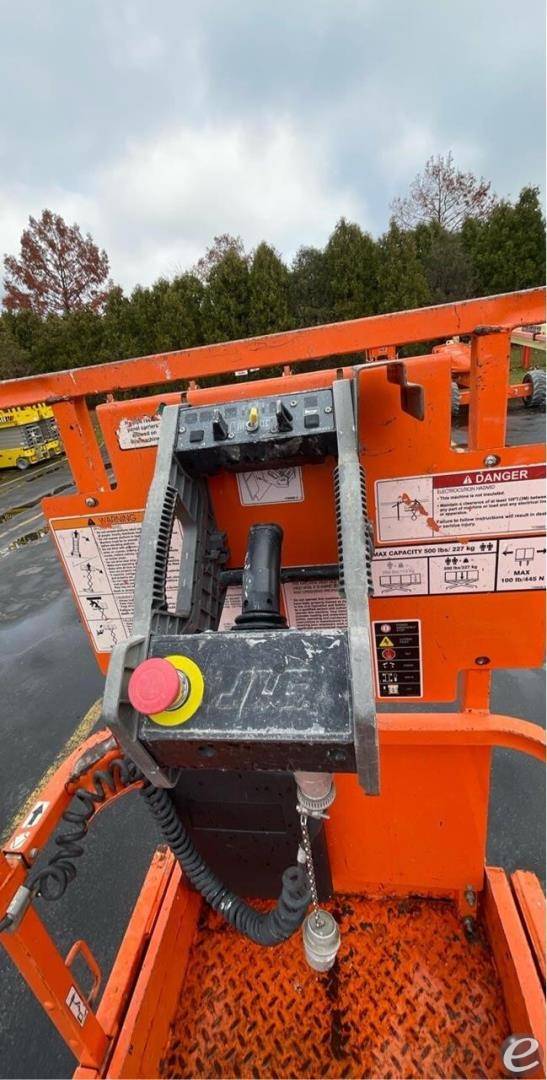 2017 JLG 1930ES