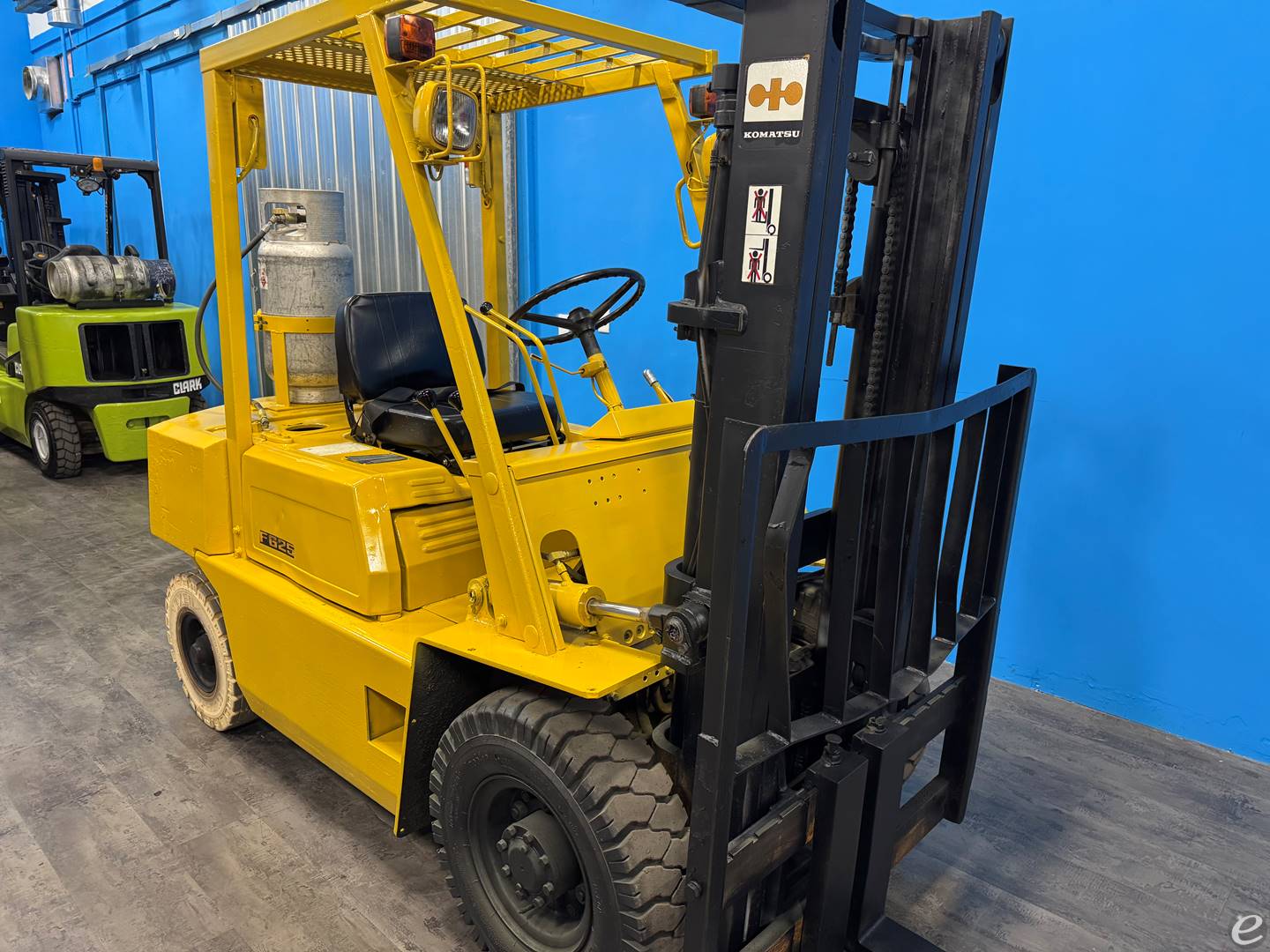 1990 Komatsu FG25T-8