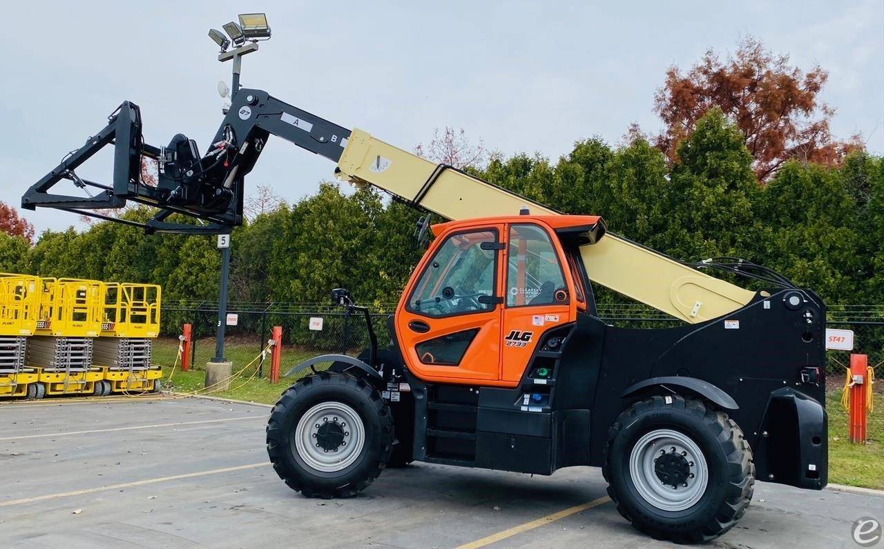 2026 JLG 2733